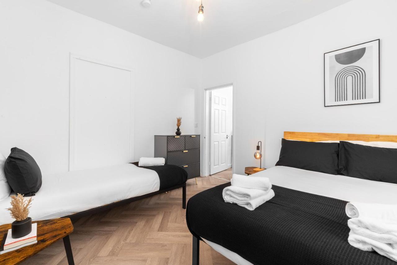 Cozy, Chic, And Convenient, 10 Mins To City Centre Бирмингам Екстериор снимка